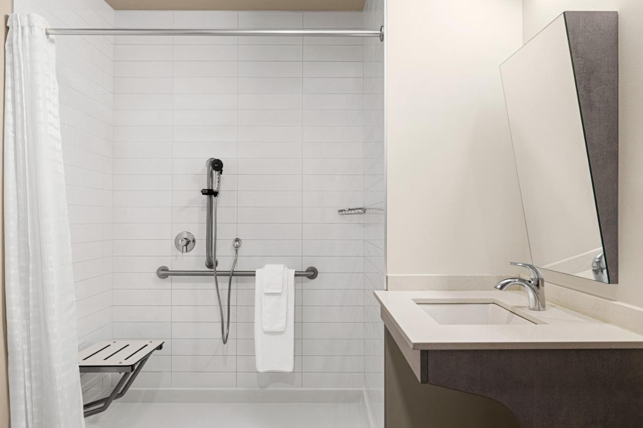 Microtel Inn & Suites By Wyndham Boisbriand Sainte-Thérèse-de-Blainville Eksteriør billede