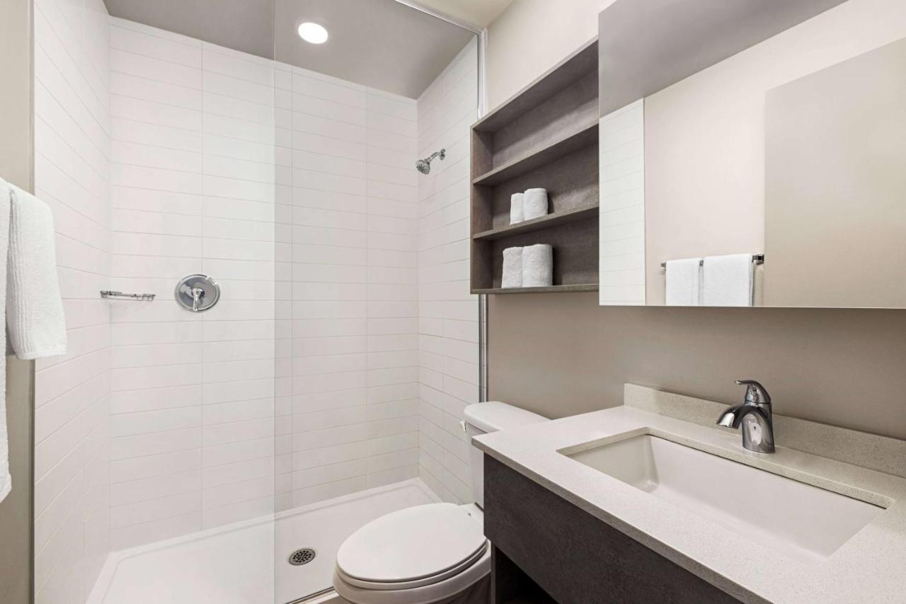 Microtel Inn & Suites By Wyndham Boisbriand Sainte-Thérèse-de-Blainville Eksteriør billede