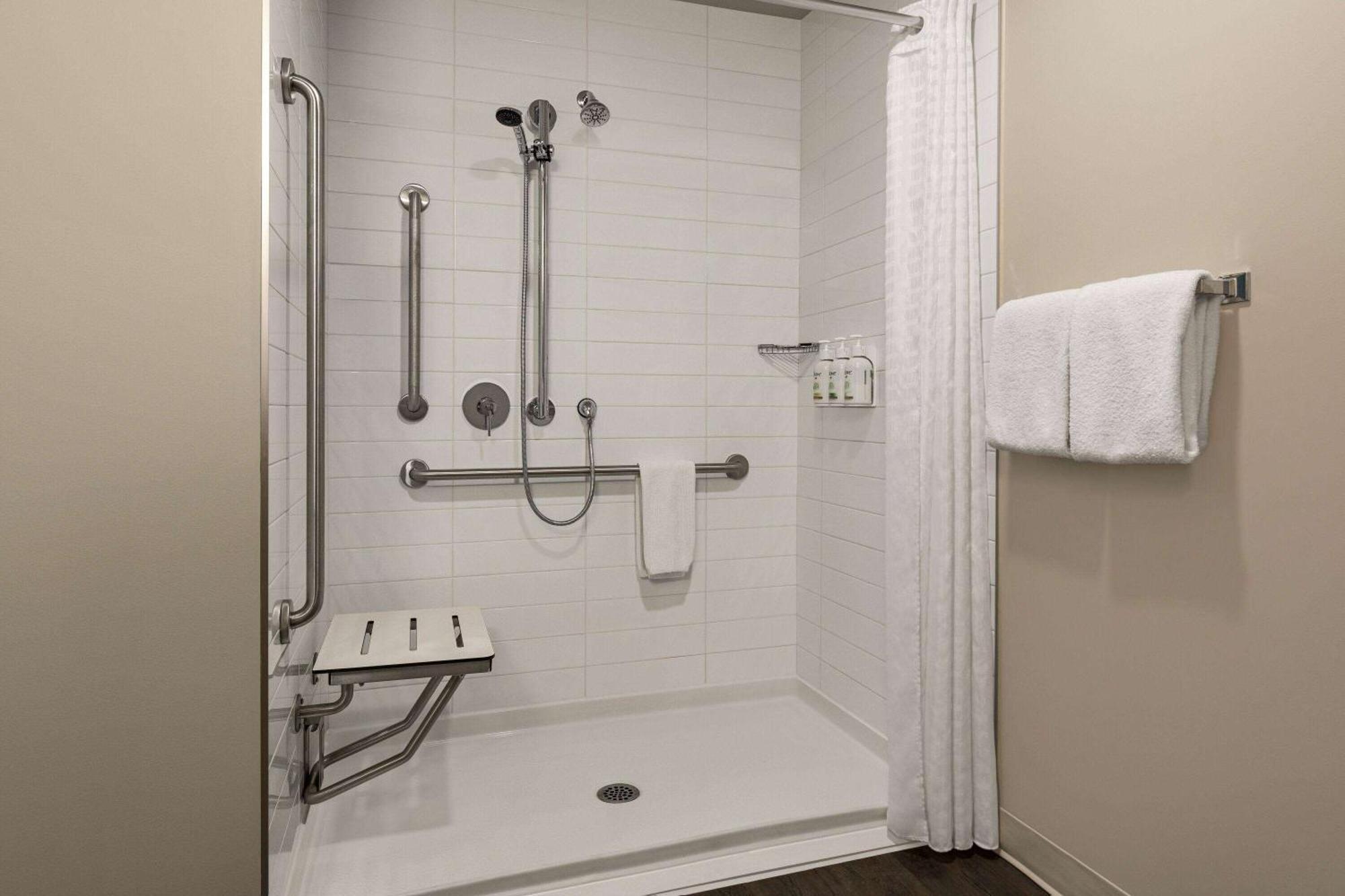 Microtel Inn & Suites By Wyndham Boisbriand Sainte-Thérèse-de-Blainville Eksteriør billede