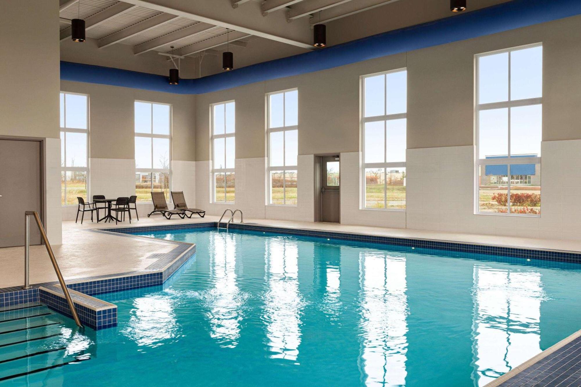 Microtel Inn & Suites By Wyndham Boisbriand Sainte-Thérèse-de-Blainville Eksteriør billede