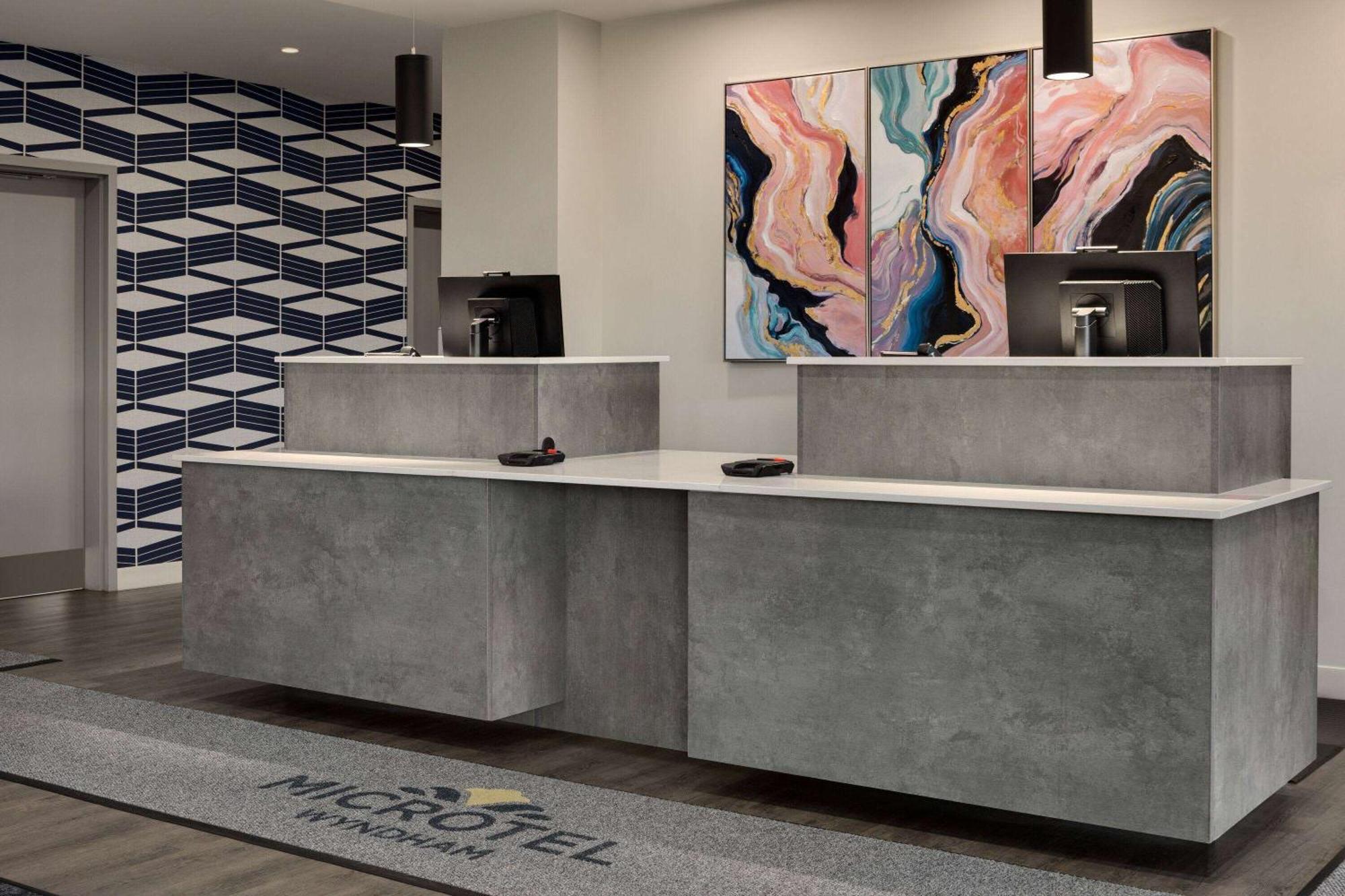 Microtel Inn & Suites By Wyndham Boisbriand Sainte-Thérèse-de-Blainville Eksteriør billede