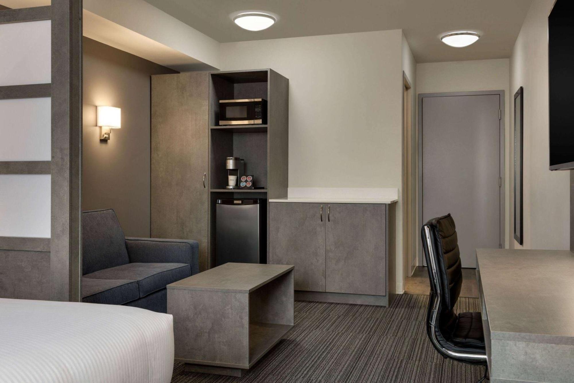 Microtel Inn & Suites By Wyndham Boisbriand Sainte-Thérèse-de-Blainville Eksteriør billede